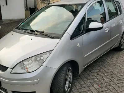 Gebraucht Mitsubishi Colt 95 PS (69 kW) 2008 Silber Kleinwagen