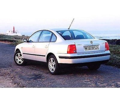 Usata VW Passat Comfortline 150 CV (110 kW) 2003 Argento Berlina