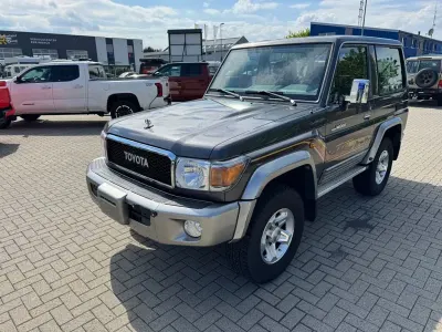 Gebraucht Toyota Land Cruiser 231 PS (169 kW) 2022 Grau SUV