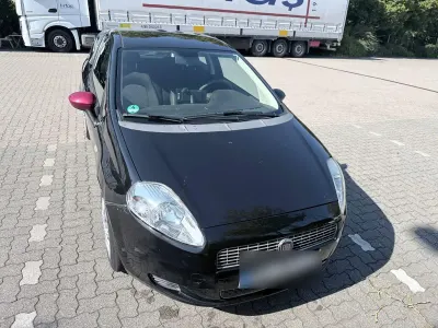 Gebraucht Fiat Grande Punto Basis 65 PS (47 kW) 2009 Schwarz Kleinwagen