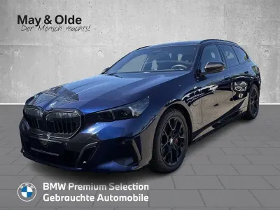 Gebraucht BMW 550e Sport Line 489 PS (359 kW) 2025 Blau Kombi