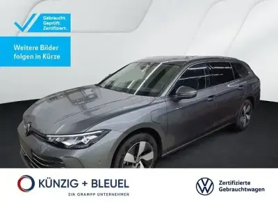 Gebraucht VW Passat Business 204 PS (150 kW) 2025 Grau Kombi