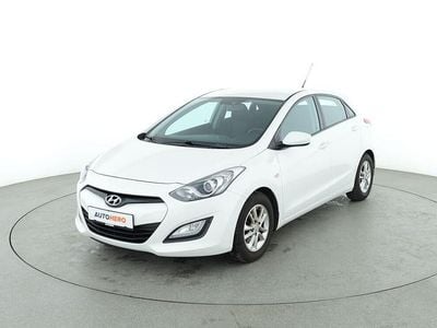 Weiß Gebraucht 2015 Hyundai i30 Edition Limousine | 8.800 € (Fairer Preis)