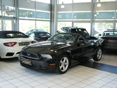 Usado Ford Mustang 309 HP (227 kW) 2012 Preto Cabrios