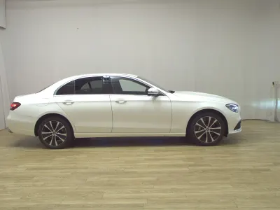 Usata Mercedes E300 Avantgarde 320 CV (235 kW) 2022 Bianco Berlina