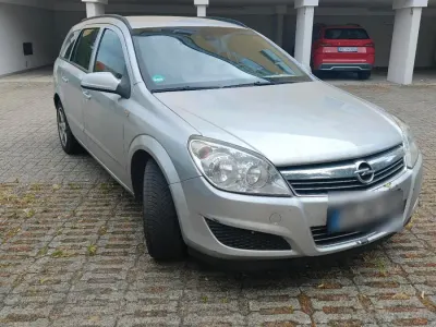 Gebraucht Opel Astra 101 PS (74 kW) 2008 Silber Kombi