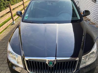 Gebraucht Skoda Octavia Ambiente 122 PS (89 kW) 2011 Schwarz Kombi