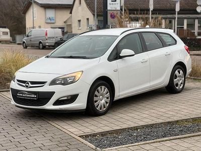 Weiß Gebraucht 2012 Opel Astra Selection Kombi | 2.550 € (Superpreis)