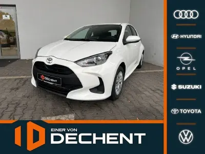 Neu Toyota Yaris Hybrid Comfort 116 PS (85 kW) 2025 Weiß Limousine