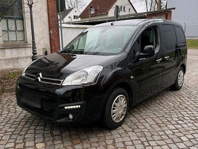 Gebraucht Citroën Berlingo 110 PS (80 kW) 2017 Schwarz Van / Kleinbus