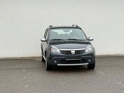 Grau Gebraucht 2010 Dacia Sandero Stepway Kleinwagen | 4.499 € (Etwas zu teuer)