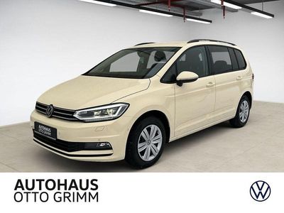 Beige Neu 2025 VW Touran Trendline Van / Kleinbus | 50.835 €