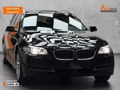 Gebraucht BMW 525 Comfort Edition 218 PS (160 kW) 2015 Black sapphire metallic Kombi