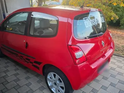 Gebraucht Renault Twingo 76 PS (55 kW) 2009 Rot Kleinwagen