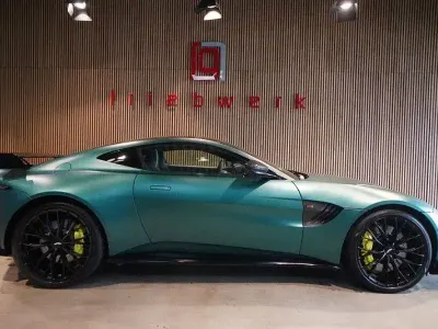 Gebraucht Aston Martin V8 Vantage 534 PS (392 kW) 2022 Aston martin racing green Coupé