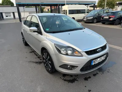 Gebraucht Ford Focus 101 PS (74 kW) 2009 Silber Limousine