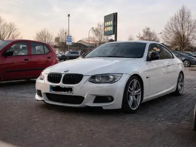 Gebraucht BMW 325 M Sport 218 PS (160 kW) 2013 Weiß Coupé