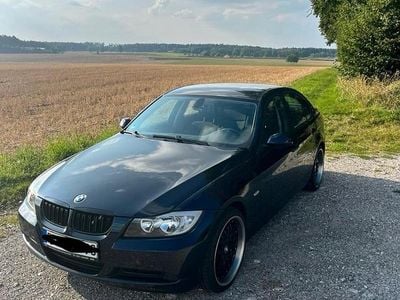 Blau Gebraucht 2006 BMW 320 Limousine | 4.700 € (Fairer Preis)