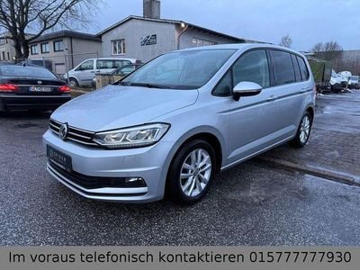 Silber Gebraucht 2017 VW Touran Trendline Van / Kleinbus | 15.999 € (Guter Preis)