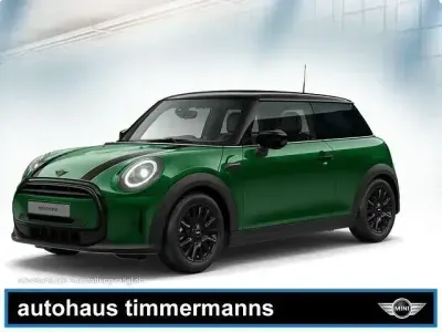 Gebraucht Mini Cooper Classic 136 PS (100 kW) 2023  british racing green (metallic) Kleinwagen
