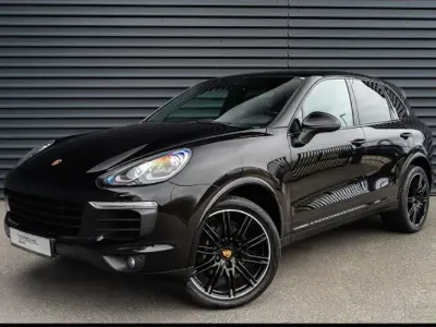 Second-hand Porsche Cayenne Platinum Edition 262 CP (192 kW) 2017 Negru SUV