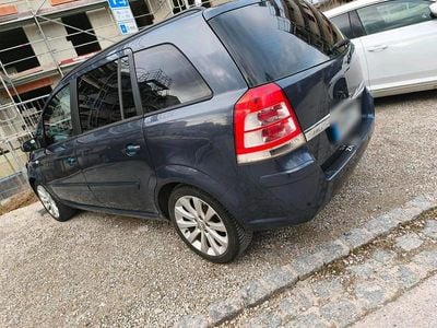 Usata Opel Zafira 140 CV (102 kW) 2009 Monovolume