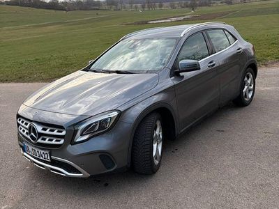 Gebraucht Mercedes GLA200 Urban 156 PS (114 kW) 2018 Grau SUV