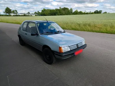 Gebraucht Peugeot 205 GTi 102 PS (75 kW) 1989 Silber Kleinwagen