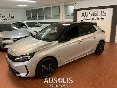 Usata Opel Corsa GS Line 101 CV (74 kW) 2025 Argento Utilitaria
