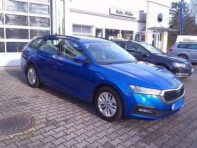 Raceblau metallic Gebraucht 2022 Skoda Octavia Ambition Kombi | 18.950 € (Guter Preis)