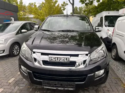 Używany Isuzu D-Max 163 KM (119 kW) 2013 Czarny SUV