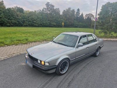 Grau Gebraucht 1989 BMW 730 Limousine | 11.580 €