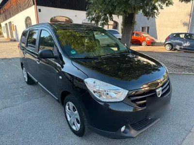 Gebraucht Dacia Lodgy Ambiance 102 PS (75 kW) 2017 Schwarz Van / Kleinbus