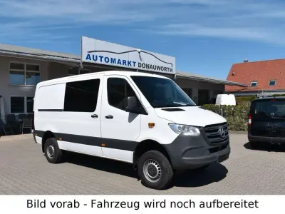 Używany Mercedes Sprinter 163 KM (119 kW) 2021 Biały Van