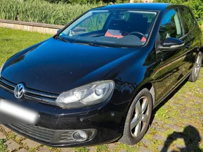 Gebraucht VW Golf VI 105 PS (77 kW) 2010 Schwarz Kleinwagen