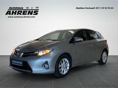 Usata Toyota Auris Life 132 CV (97 kW) 2014 Argento Berlina