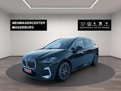 Gebraucht BMW 218 Active Tourer M Sport 136 PS (100 kW) 2024 Sanremo green metallic Van / Kleinbus