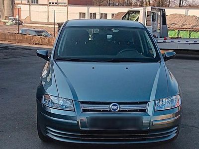 Begagnad Fiat Stilo 105 HK (77 kW) 2006 Grå Sedan