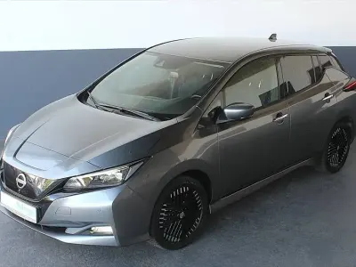 Gebraucht Nissan Leaf N-Connecta 110 kW (150 PS) 2023 Grau Kleinwagen