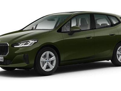 Gebraucht BMW 220 Active Tourer Luxury Line 170 PS (125 kW) 2025 Grün Van / Kleinbus