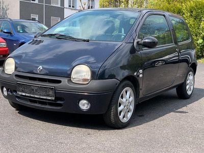 Begagnad Renault Twingo Initiale 75 HK (55 kW) 2004 Blå Halvkombi