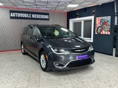 Usata Chrysler Pacifica 291 CV (214 kW) 2018 Grigio Monovolume