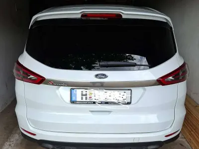 Gebraucht Ford S-MAX Titanium X 239 PS (175 kW) 2018 Weiß Van / Kleinbus