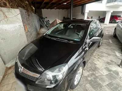 Gebraucht Opel Astra GTC 90 PS (66 kW) 2010 Schwarz Coupé