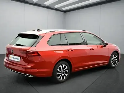 Gebraucht VW Golf VIII 115 PS (84 kW) 2023 Rot Limousine
