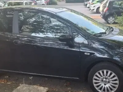 Gebraucht Fiat Grande Punto 77 PS (56 kW) 2009 Schwarz Kleinwagen