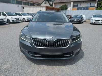 Gebraucht Skoda Superb LAURIN & KLEMENT 190 PS (139 kW) 2018 Grau Kombi