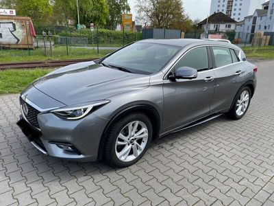 gebraucht Infiniti Q30 AWD 2.2D 170PS Unfallfrei TÜV NEU