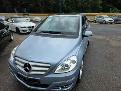 Gebraucht Mercedes B200 Sport Edition 136 PS (100 kW) 2010 Amethyst metallic Van / Kleinbus