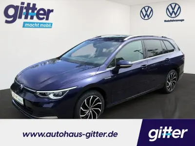 Gebraucht VW Golf VIII Style 150 PS (110 kW) 2022 Atlantik blue metallic Kombi
